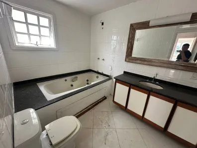 Casa de Condomínio com 3 Quartos para venda ou aluguel, 280m² no Camboinhas, Niterói