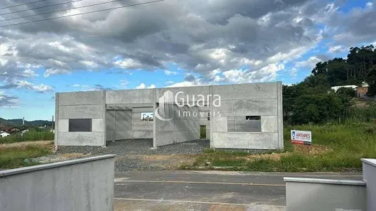 Galpão / Depósito / Armazém à venda, 220m² no Vila Nova, Jaraguá do Sul