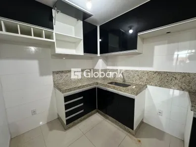Apartamento com 2 Quartos para alugar, 50m² no Monte Alegre, Montes Claros