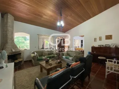 Fazenda / Sítio / Chácara com 5 Quartos à venda, 300m² no BOA VISTA, Igaratá