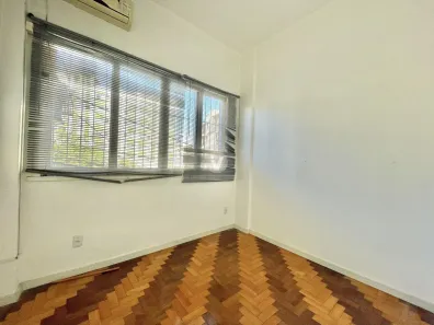 Loja / Salão / Ponto Comercial com 3 Quartos à venda, 71m² no Centro, Santa Maria