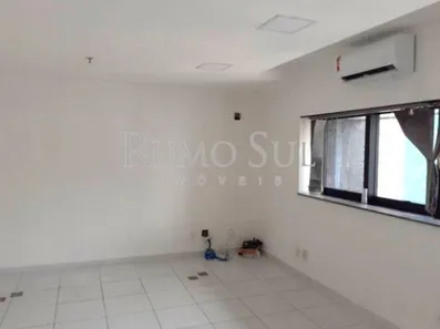 Casa Comercial para alugar, 124m² no Jardim da Luz, Embu das Artes