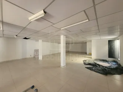 Loja / Salão / Ponto Comercial para venda ou aluguel, 180m² no Chácara Braz Miraglia, Jaú