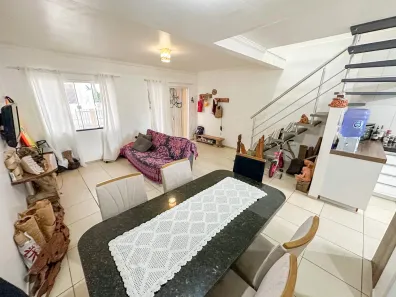Sobrado com 2 Quartos à venda, 99m² no Itacolomi, Balneário Piçarras