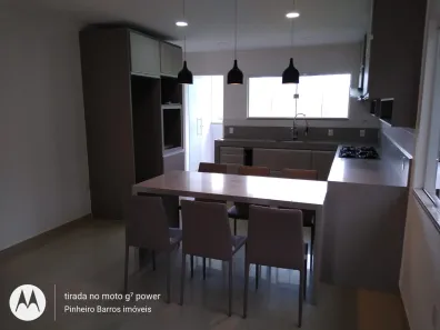 Casa de Condomínio com 3 Quartos para alugar, 200m² no Flamengo, Maricá