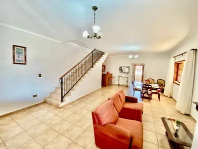 Sobrado com 3 Quartos à venda, 350m² no Perímetro Urbano, Sarapuí