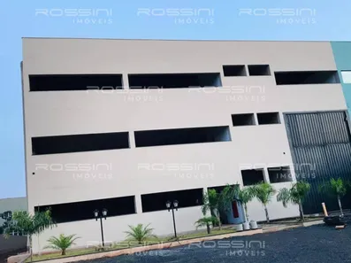 Loja / Salão / Ponto Comercial à venda, 2100m² no , Cravinhos
