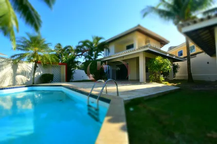 Casa de Condomínio com 4 Quartos para venda ou aluguel, 221m² no Buraquinho, Lauro de Freitas