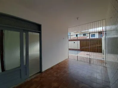 Casa com 3 Quartos para alugar, 300m² no Suíça, Aracaju