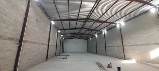Galpão / Depósito / Armazém para alugar, 410m² no Centro, Maricá