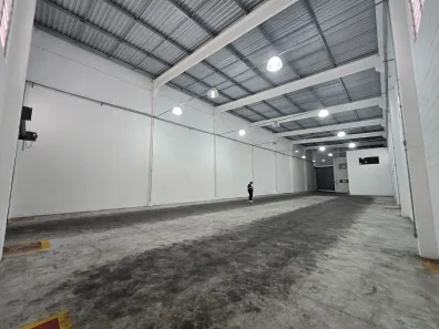 Galpão / Depósito / Armazém para alugar, 750m² no Jardim Califórnia, Jacareí