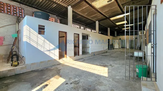 Galpão / Depósito / Armazém para venda ou aluguel, 250m² no Vila Emil, Mesquita