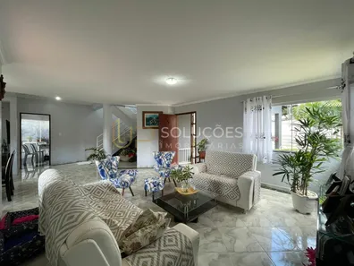 Sobrado com 4 Quartos à venda, 370m² no Região dos Lagos, Brasília