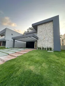Casa de Condomínio com 4 Quartos à venda, 265m² no Malícia (Abrantes), Camaçari