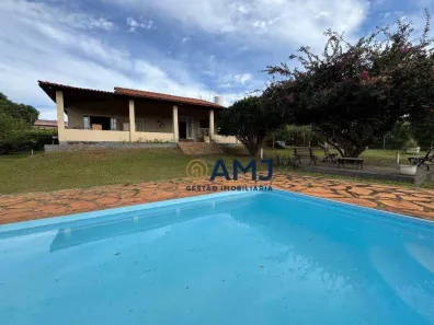 Fazenda / Sítio / Chácara com 2 Quartos para venda ou aluguel, 175m² no Zona Rural Hidrolandia, Hidrolândia
