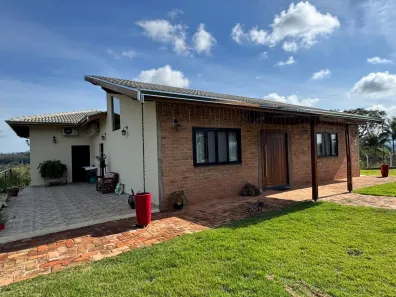 Fazenda / Sítio / Chácara com 3 Quartos à venda, 223m² no Centro, Águas de São Pedro