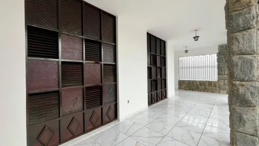Casa com 5 Quartos para alugar, 308m² no Estados, João Pessoa