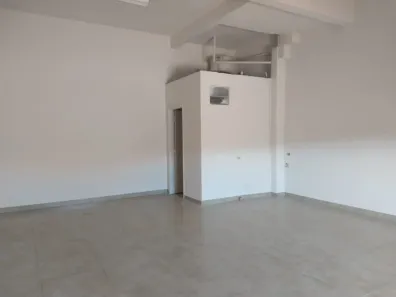 Loja / Salão / Ponto Comercial para alugar, 50m² no Parque Residencial Joaquim Toledo Piza, Londrina