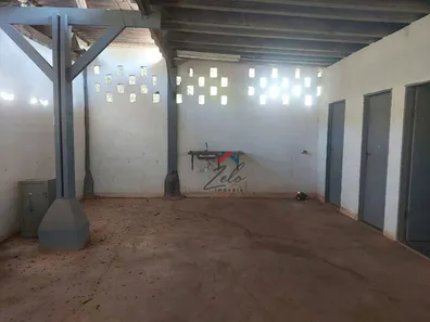 Galpão / Depósito / Armazém para alugar, 250m² no Soares, Jarinu