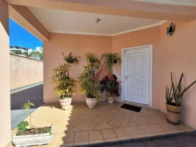 Casa Comercial com 5 Quartos para alugar, 480m² no Vila Oliveira, Mogi das Cruzes