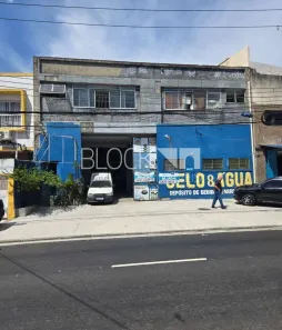 Galpão / Depósito / Armazém para alugar, 360m² no Ramos, Rio de Janeiro