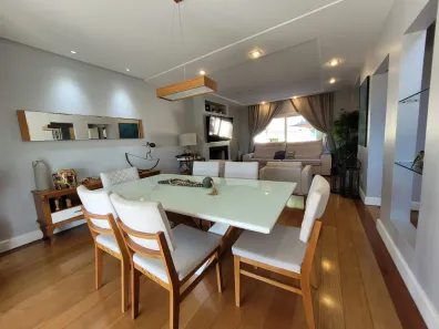 Casa com 4 Quartos à venda, 200m² no Castelanea, Petrópolis