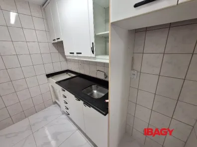 Apartamento com 2 Quartos para alugar, 51m² no Itacorubi, Florianópolis