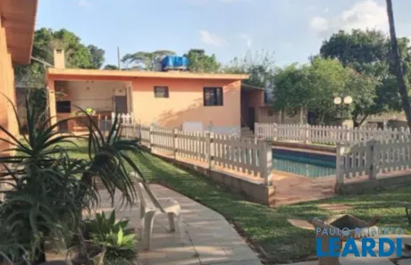 Fazenda / Sítio / Chácara com 4 Quartos à venda, 230m² no Chácaras Fernão Dias, Atibaia