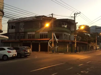 Casa com 5 Quartos para venda ou aluguel, 1030m² no Centro, Mesquita