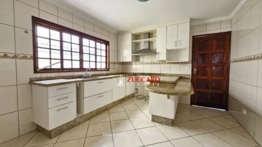 Sobrado com 3 Quartos para alugar, 195m² no Jardim Paraventi, Guarulhos