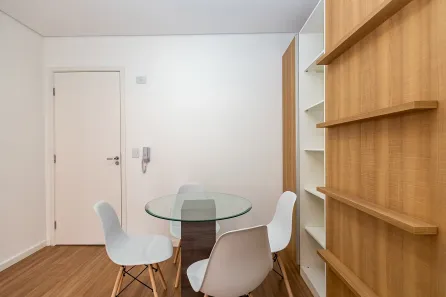 Apartamento com 2 Quartos para alugar, 45m² no Centro, Curitiba