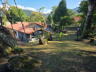 Fazenda / Sítio / Chácara com 3 Quartos à venda, 120m² no Centro, Guapimirim