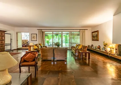 Sobrado com 5 Quartos para venda ou aluguel, 600m² no Jardim Guedala, São Paulo