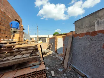 Casa com 2 Quartos à venda, 73m² no Brasília, Londrina