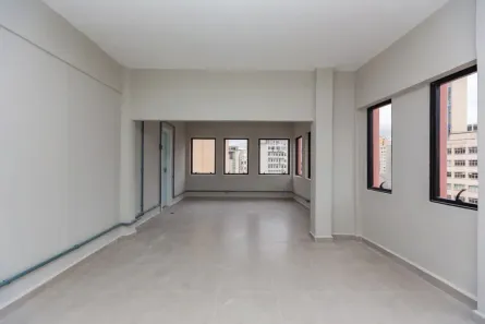 Conjunto Comercial / Sala para alugar, 34m² no Centro, Curitiba