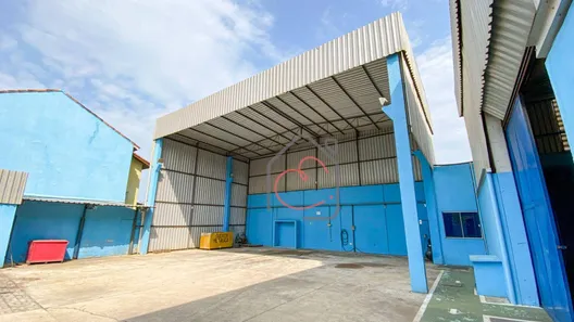 Galpão / Depósito / Armazém à venda, 900m² no Imboassica, Macaé