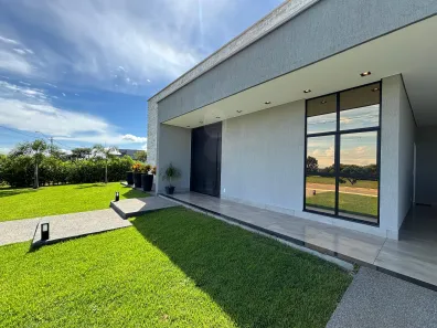 Casa de Condomínio com 4 Quartos à venda, 232m² no Setor Central, Hidrolândia