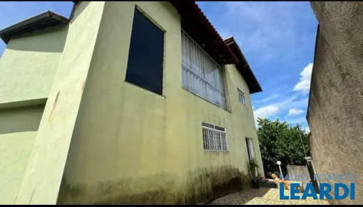 Sobrado com 3 Quartos à venda, 250m² no Parque Véu das Noivas, Poços de Caldas