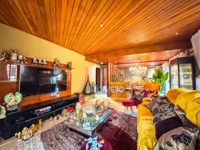 Casa Comercial com 14 Quartos à venda, 850m² no Itaipu, Niterói