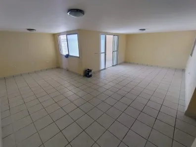 Casa com 3 Quartos para alugar, 170m² no Engenho do Meio, Recife