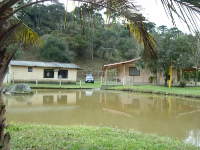 Fazenda / Sítio / Chácara com 3 Quartos à venda, 105m² no Área Rural, Campina Grande do Sul
