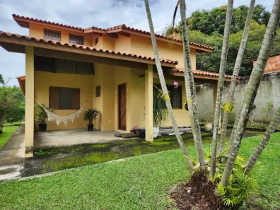 Fazenda / Sítio / Chácara com 3 Quartos à venda, 219m² no Vila Velha, Caçapava