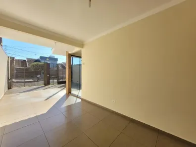 Casa com 3 Quartos para alugar, 104m² no Jardim Monte Rei, Maringá