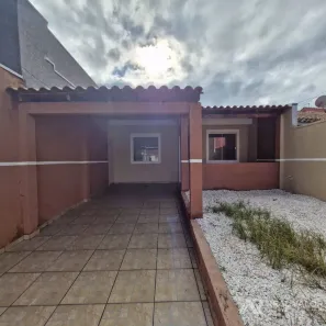 Casa com 2 Quartos para alugar, 55m² no Gralha Azul, Fazenda Rio Grande