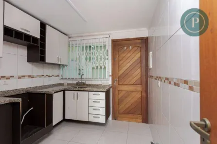 Sobrado com 3 Quartos à venda, 120m² no Xaxim, Curitiba