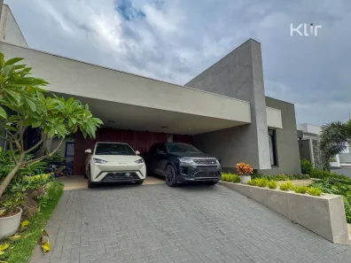 Casa de Condomínio com 3 Quartos à venda, 257m² no Chácaras Aeroporto, Maringá