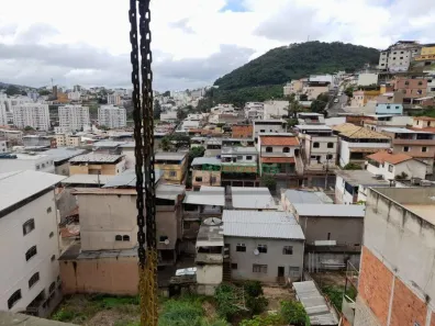 Casa com 3 Quartos à venda, 401m² no Democrata, Juiz de Fora
