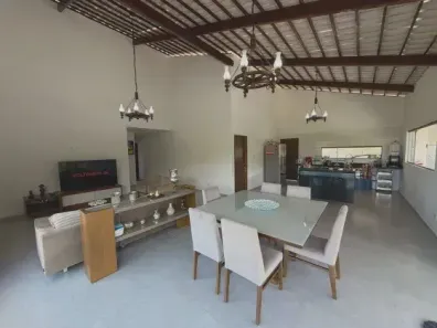 Casa de Condomínio com 3 Quartos à venda, 250m² no Maurício de Nassau, Caruaru