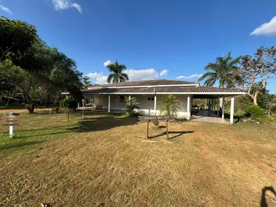 Fazenda / Sítio / Chácara com 4 Quartos à venda, 30000m² no , Brasília