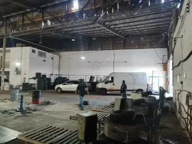 Galpão / Depósito / Armazém para alugar, 900m² no Centro, Mirassol